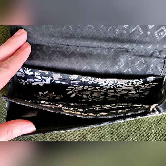 Vera Bradley- Black White And Gray Floral Women's Wallet - Picture 4 of 4